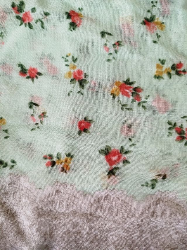 Fular de flores azul clarito