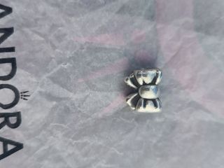 Charm Pandora Lazo