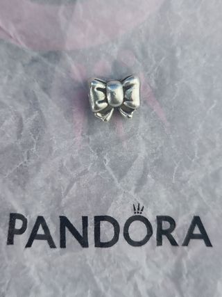 Charm Pandora Lazo