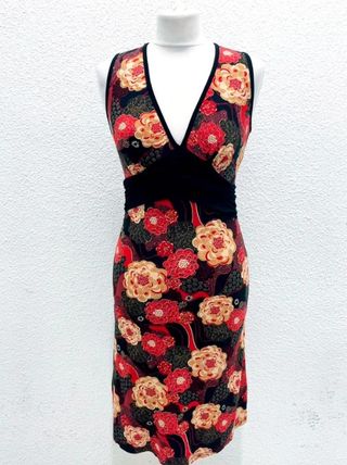 Vestido rojo y negro retro ajustado floral