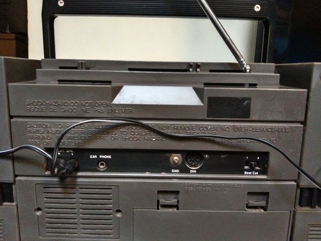 HAPPYTONE RADIOCASSETTE MODEL MC5