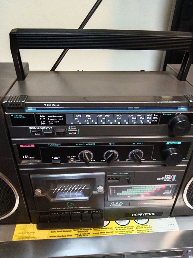 HAPPYTONE RADIOCASSETTE MODEL MC5