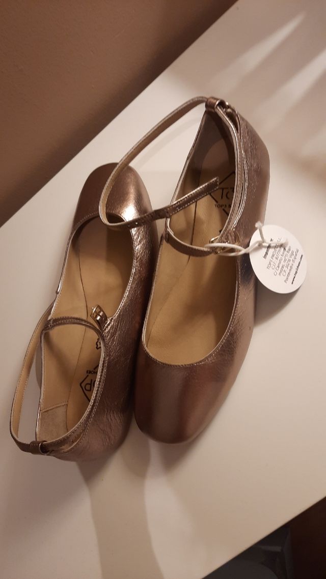 Bailarinas doradas de piel