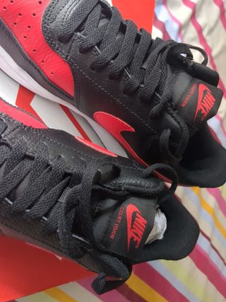 Zapatillas Nike Court Vision Negro Roja