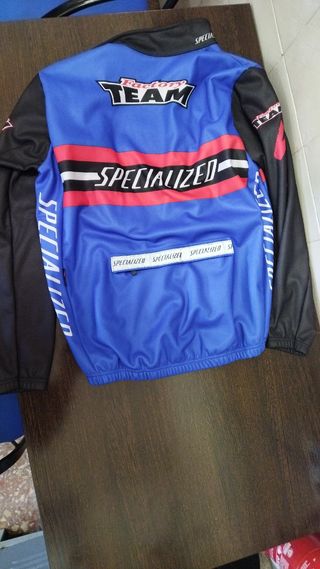 Se vende chaqueta bici Specialized 