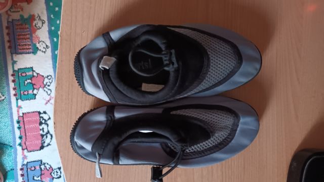 Zapatillas agua 33