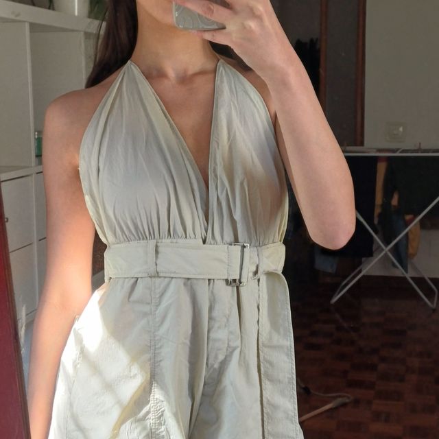 Mono cargo parachute color écru Zara