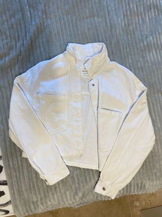 chaqueta vaquera blanca