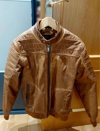 Cazadora de cuero marrón