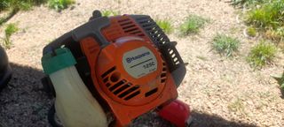 desbrozadora corta bordillos huspvarna