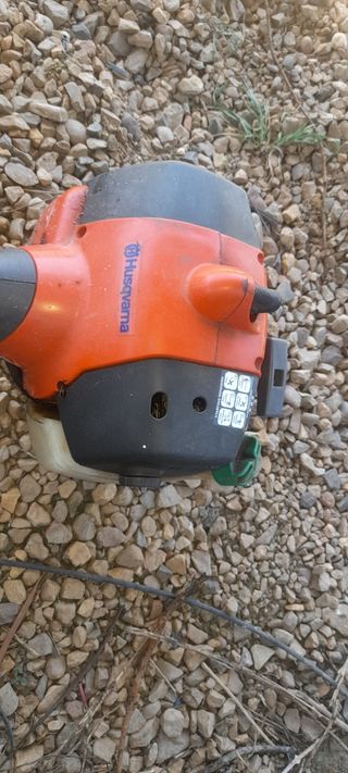 desbrozadora corta bordillos huspvarna