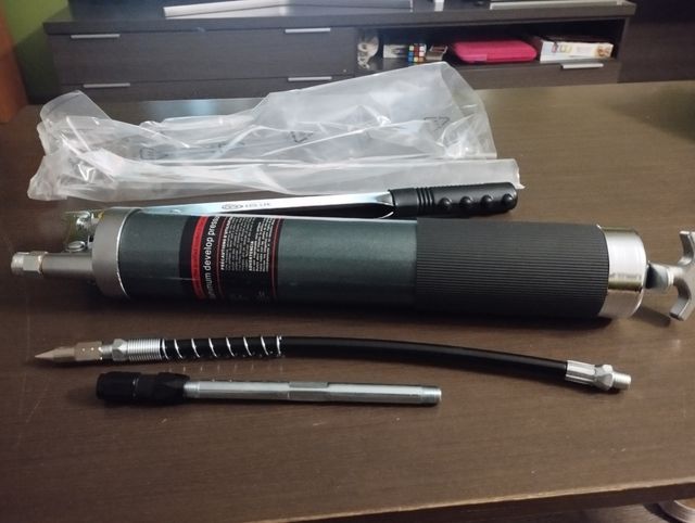 Bomba de engrase NUEVA