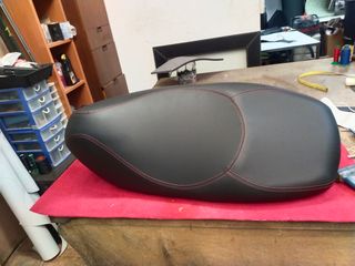 Tapicería de asientos de motos