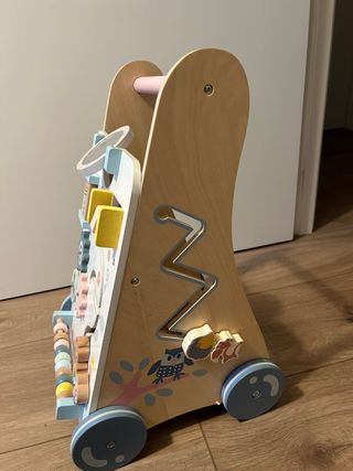 Andador correpasillos madera bebe