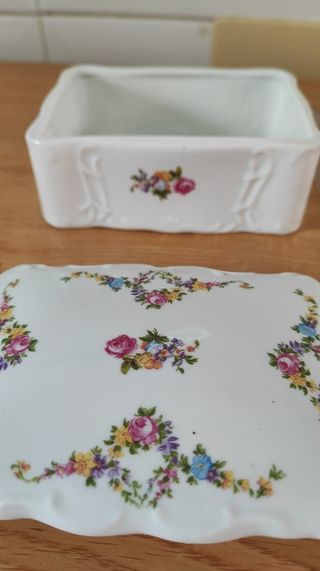 Cajita joyero antigua de porcelana