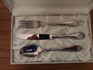 Cubiertos plateados