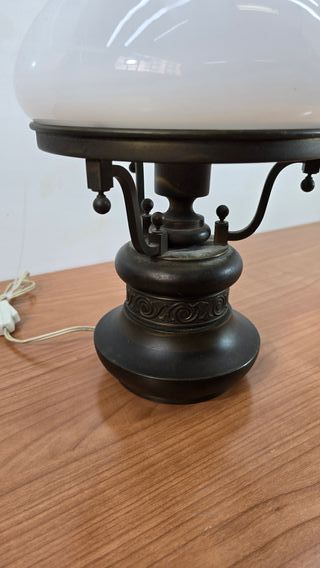 PEQUEÑA LÁMPARA DE SOBREMESA VINTAGE