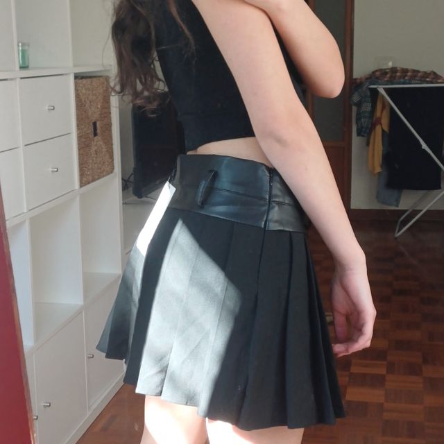 Falda pantalón efecto piel Zara