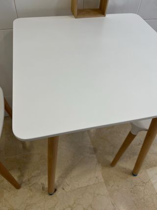 Nueva Mesa nordica 70 x 70 solo la mesa SIN sillas