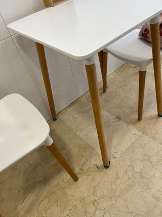 Nueva Mesa nordica 70 x 70 solo la mesa SIN sillas