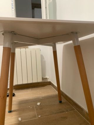 Nueva Mesa nordica 70 x 70 solo la mesa SIN sillas