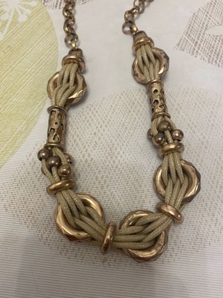 Collar para mujer.