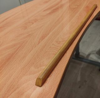 Mesa auxiliar basculante con ruedas