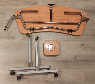 Mesa auxiliar basculante con ruedas