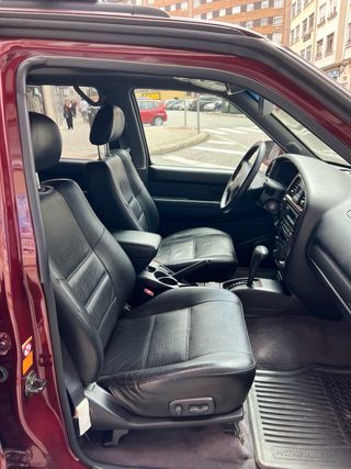 Nissan Pathfinder 3.5 V6 LE