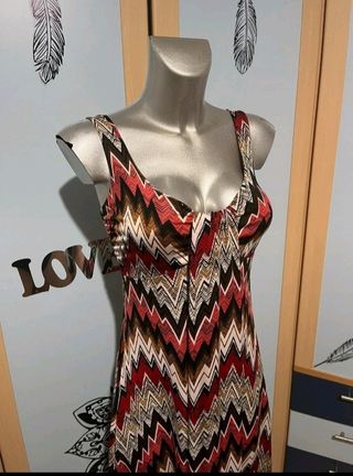 Abito estivo leggero con famosa fantasia