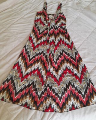 Abito estivo leggero con famosa fantasia