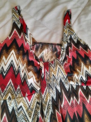 Abito estivo leggero con famosa fantasia