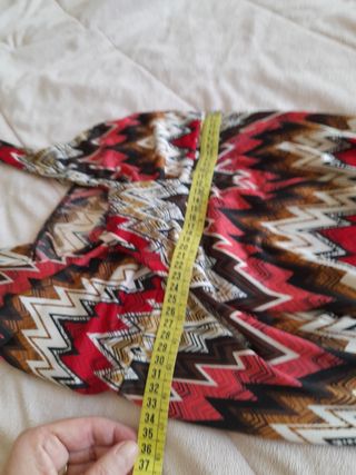 Abito estivo leggero con famosa fantasia