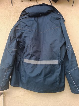 Chaqueta verde tipo motorista. chupa moto.