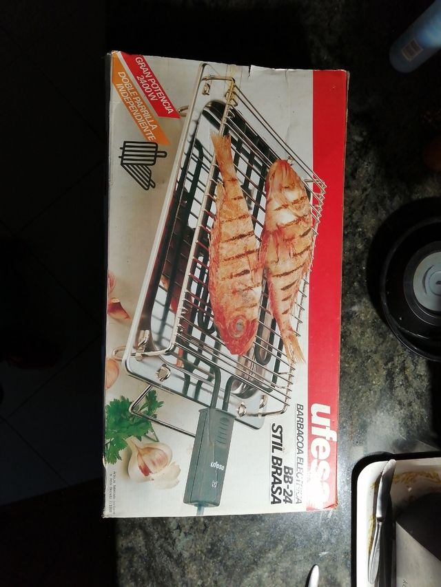 Churrasqueira/grelhador eléctrico