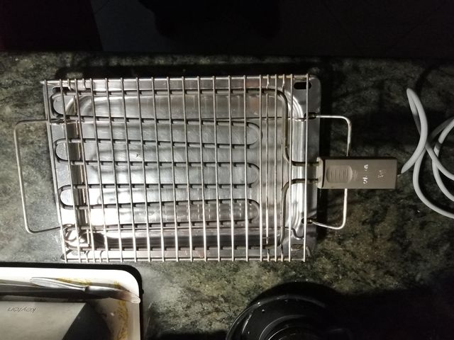 Churrasqueira/grelhador eléctrico