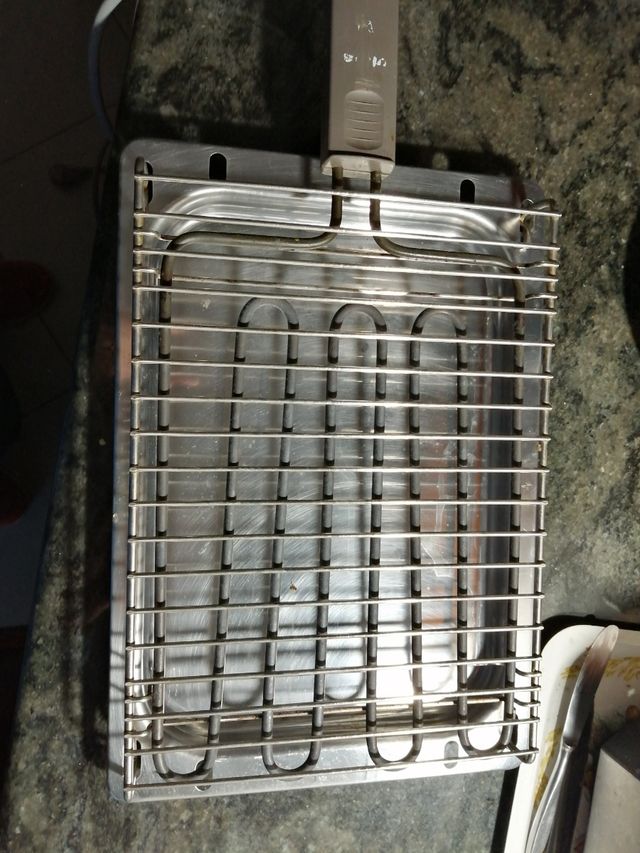 Churrasqueira/grelhador eléctrico