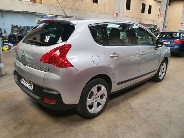Peugeot 3008 2012