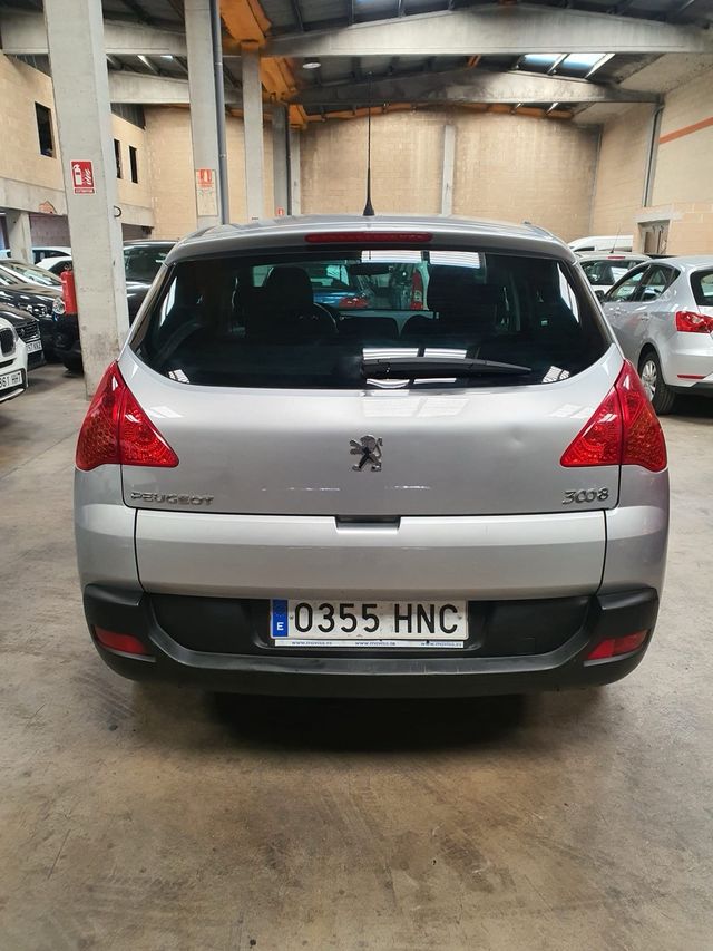 Peugeot 3008 2012