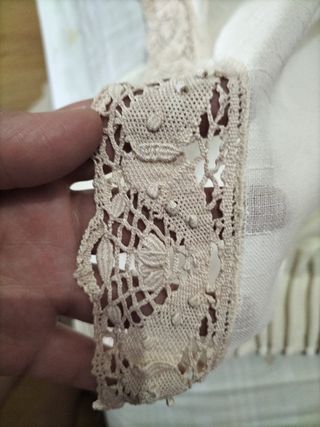 3 Cortinas encaje bolillos Camariñas y bandeja