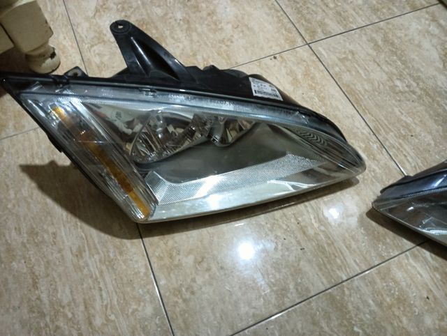 Faros Ford Focus MK2 2005 a 2007.