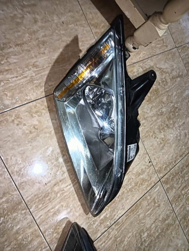 Faros Ford Focus MK2 2005 a 2007.