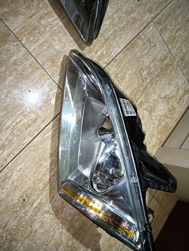 Faros Ford Focus MK2 2005 a 2007.