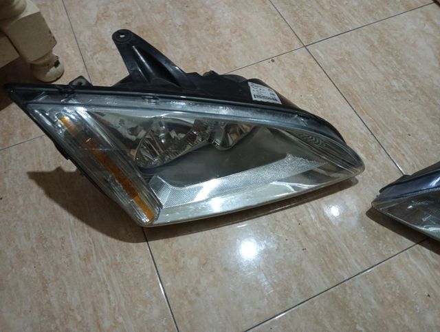 Faros Ford Focus MK2 2005 a 2007.