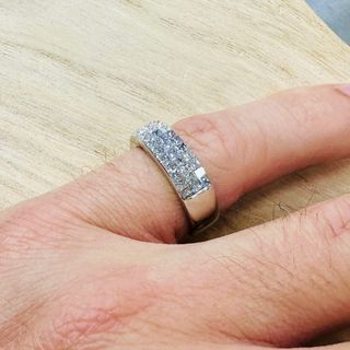 Anillo de oro blanco y brillantes