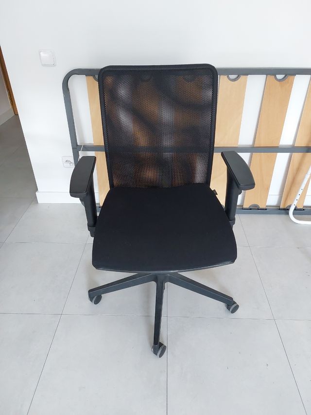 Silla de oficina regulable