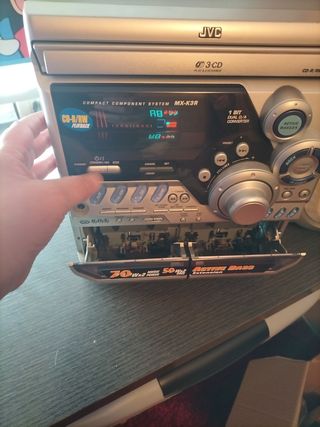 Minicadena y 2 altavoces