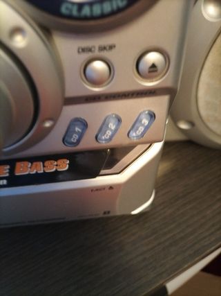 Minicadena y 2 altavoces