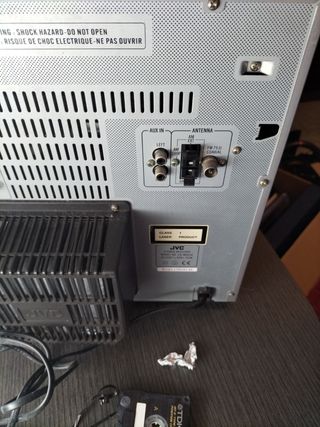 Minicadena y 2 altavoces