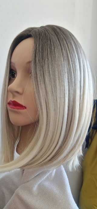 Peluca  bob rubi blanco 